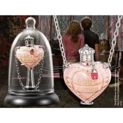 Noble Collection Harry Potter Love Potion Pendant And Display